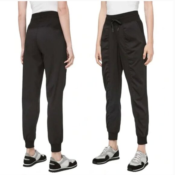 Lululemon Black Dance Studio Jogger Mid Rise Size 2 - Picture 1 of 5